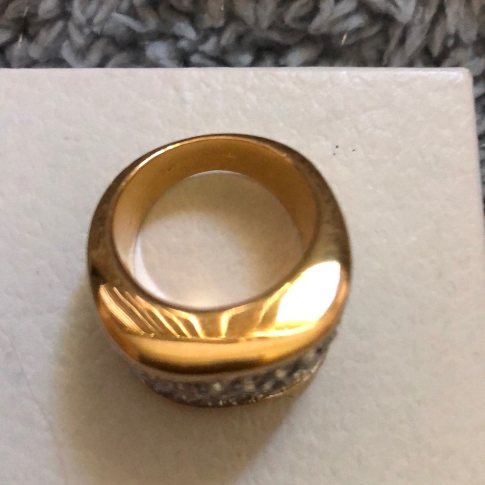 Ring - Picture 2 of 3
